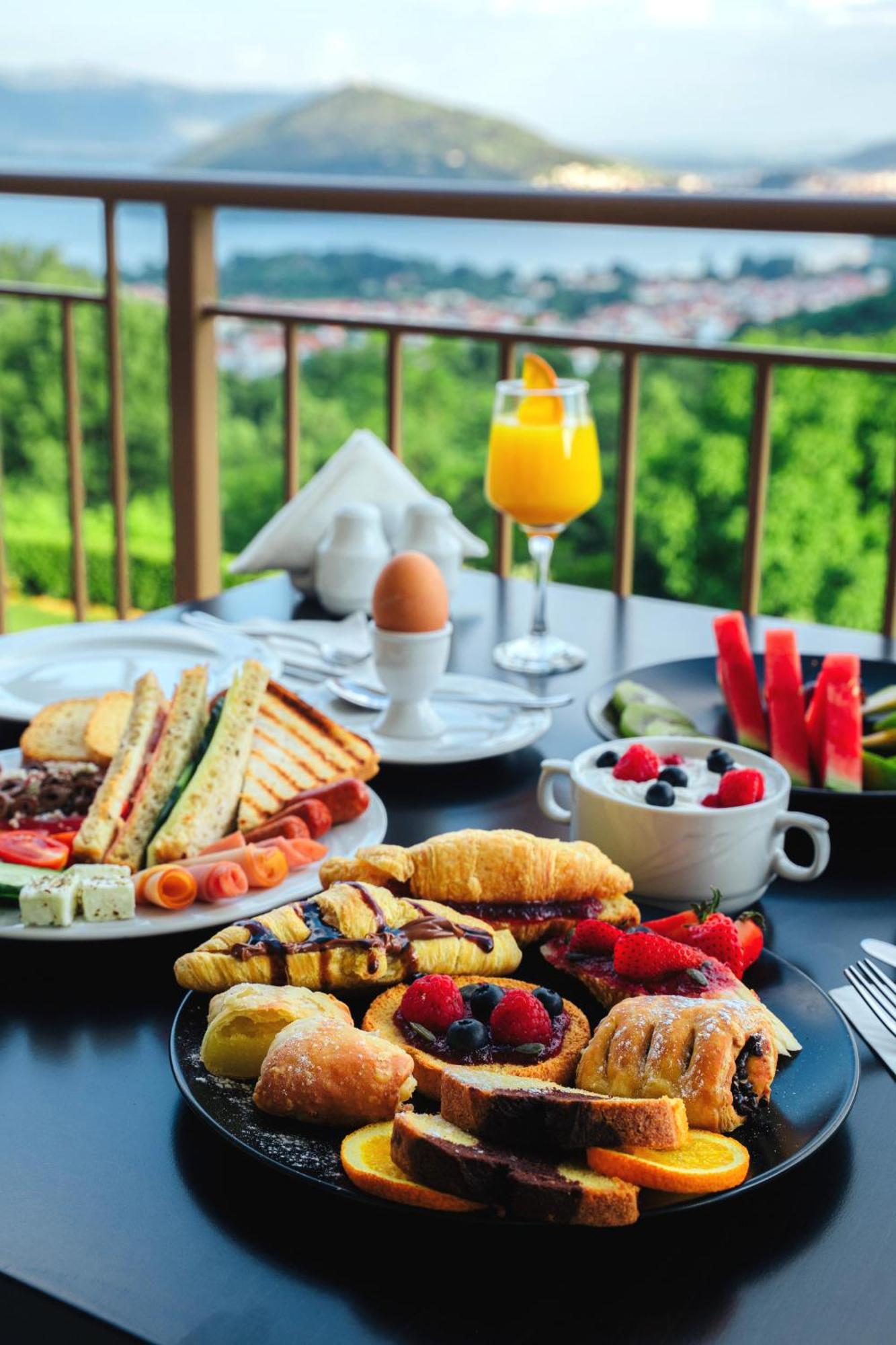 Enastron View Hotel Kastoria Buitenkant foto